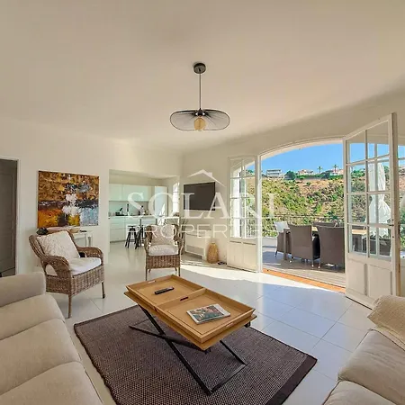 With Swimming Pool And Access On Foot Βίλα